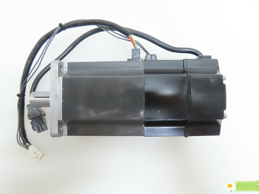 Mitsubishi HC-KFS73BK AC Servo Motor 3AC 103V 5.6A 3000RPM 750W NEW