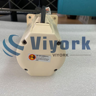 Panasonic MSMA082A1E SERVO MOTOR 4.3AMP 116VAC 200HZ .75KW 3000R/MIN NEW